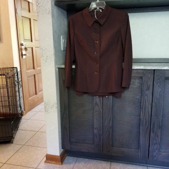 Tahari vintage two piece suit - Picture 5 of 8